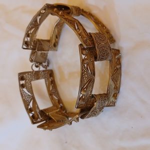 Vintage stunning gold tone filigree bracelet